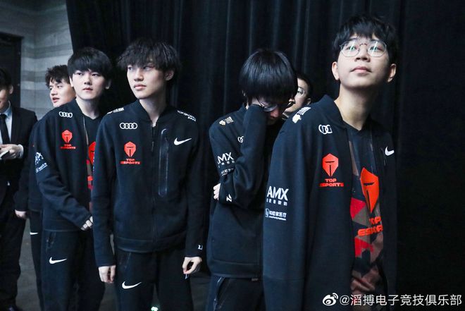 时把球转移 时把球转移